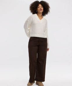 Wide-Leg Mid-Rise Jean