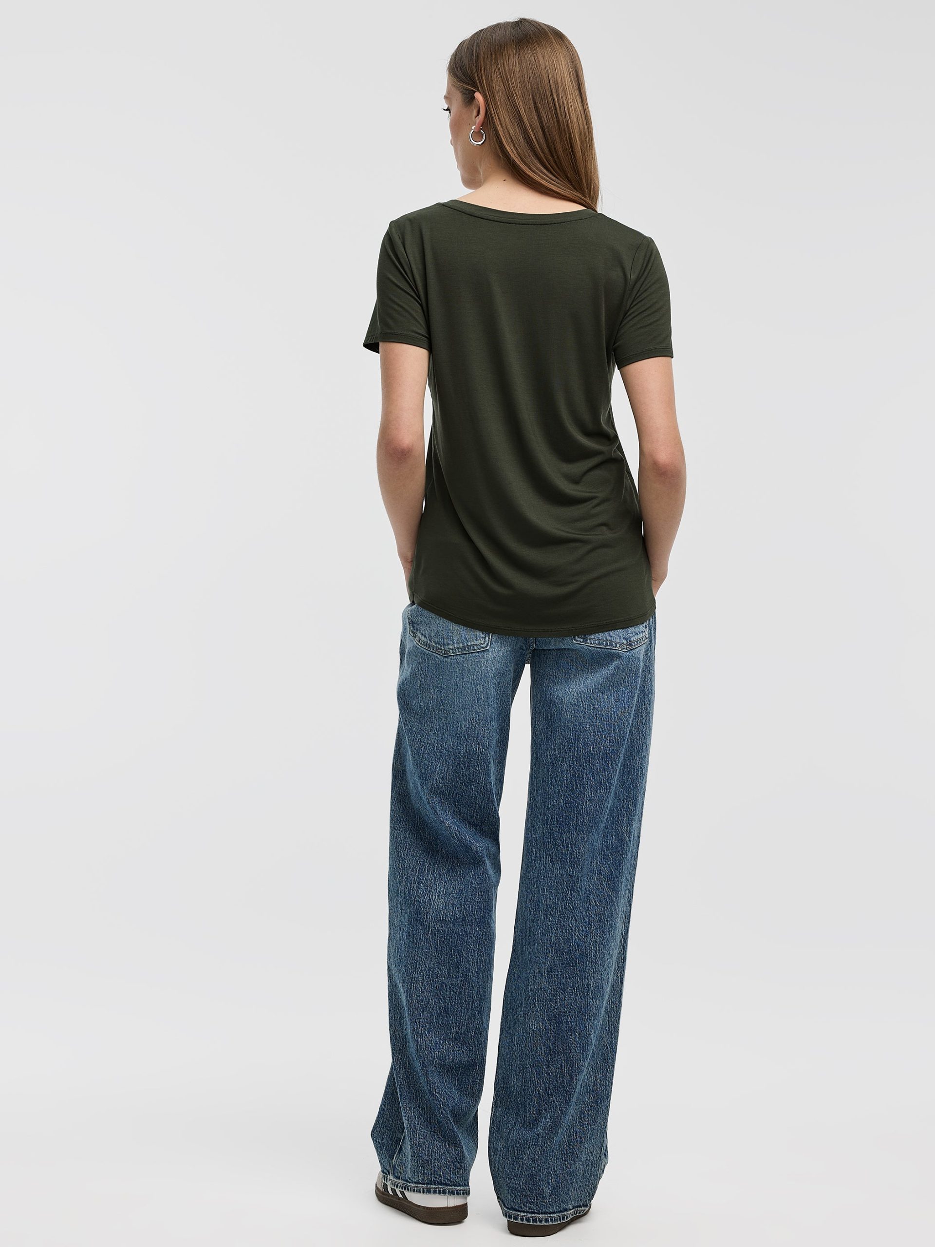 V-Neck Tee - R Essentials - Image 3