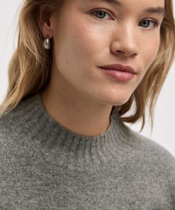 Small Curved Hoops