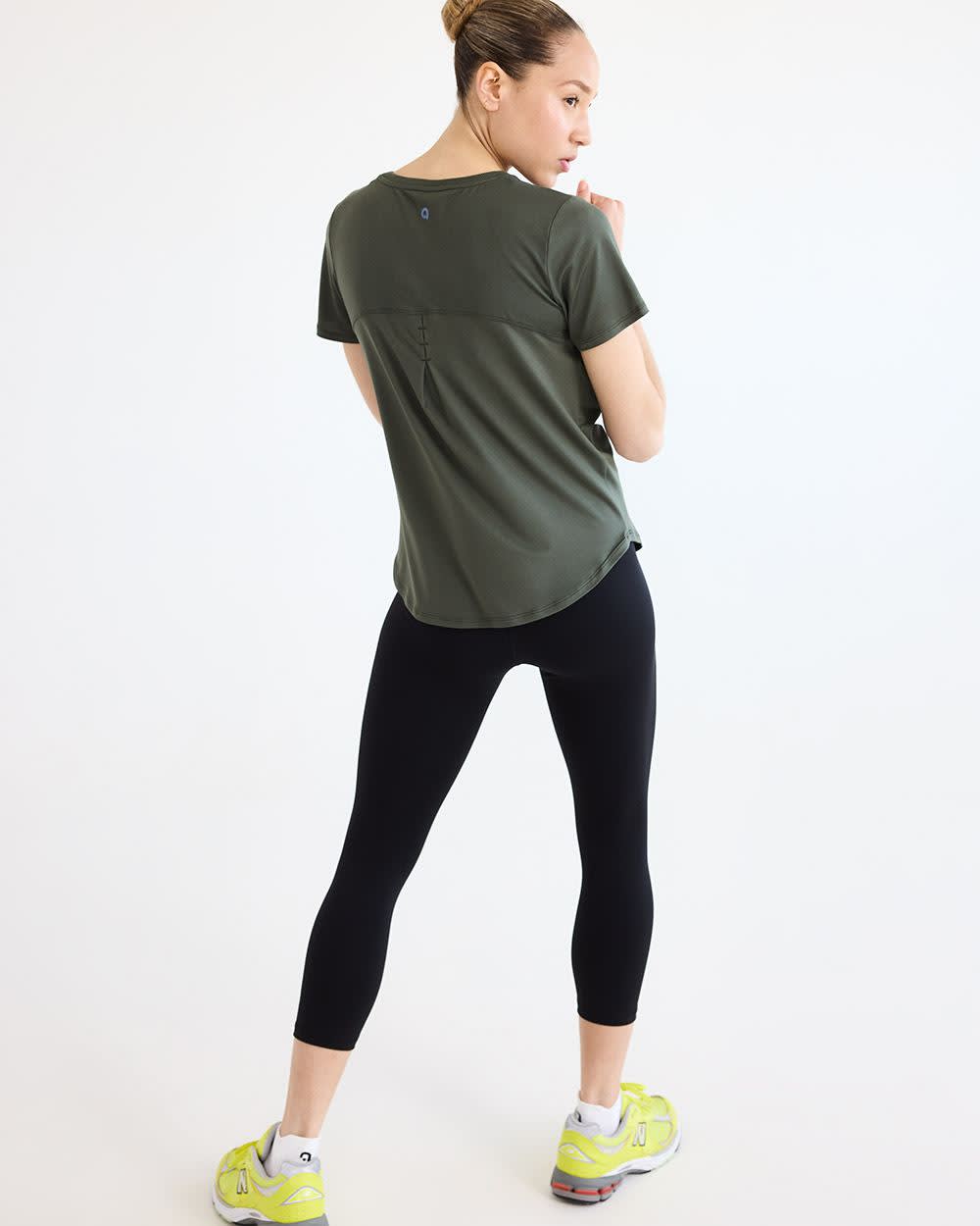 Short-Sleeve Crew-Neck Tee - DRY-LUX (R) Hyba Essentials - Image 22