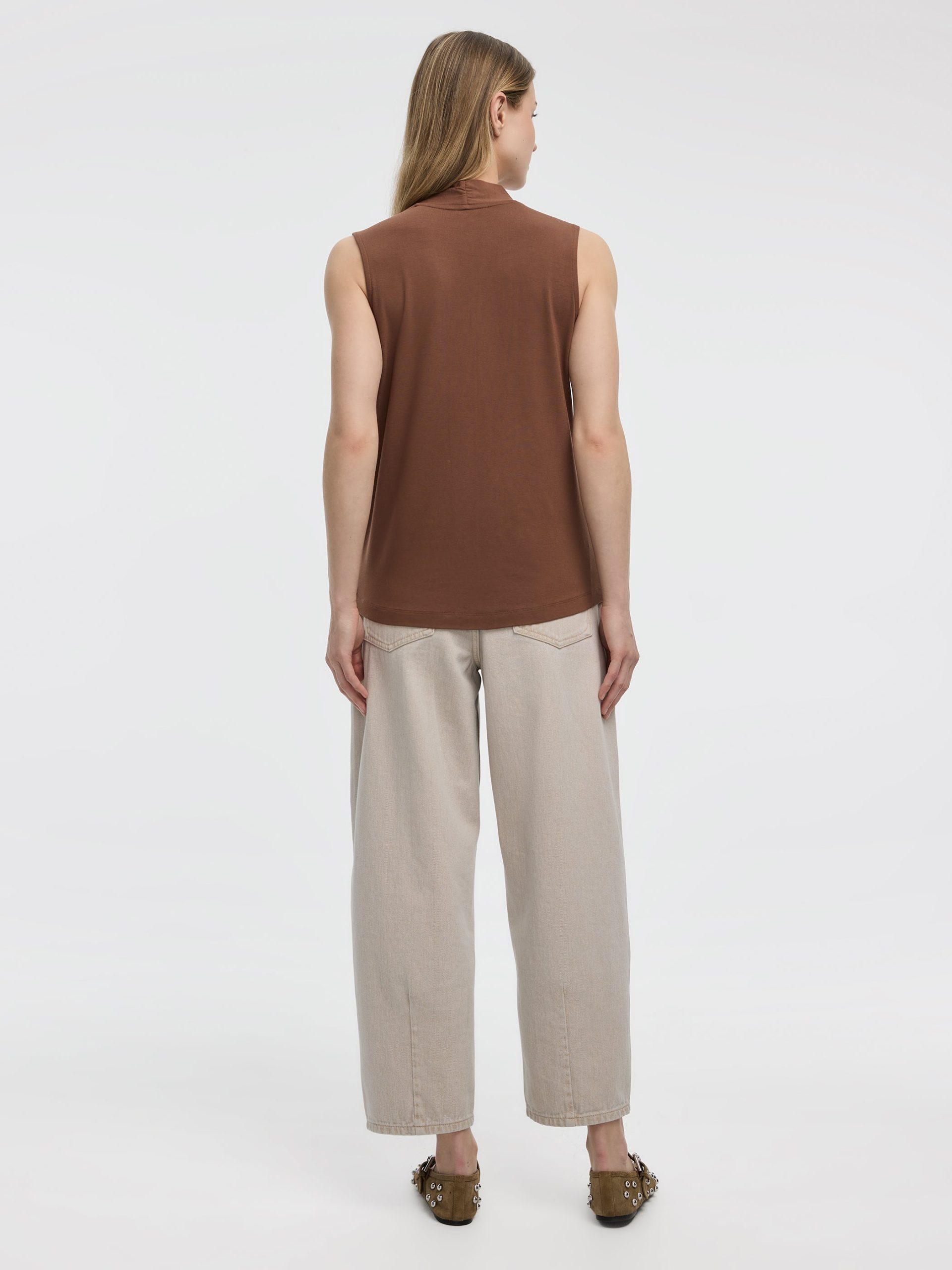 Sleeveless V-Neck Top - Image 15