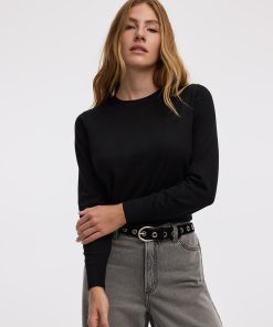 Long-Sleeve Pullover - R Essentials