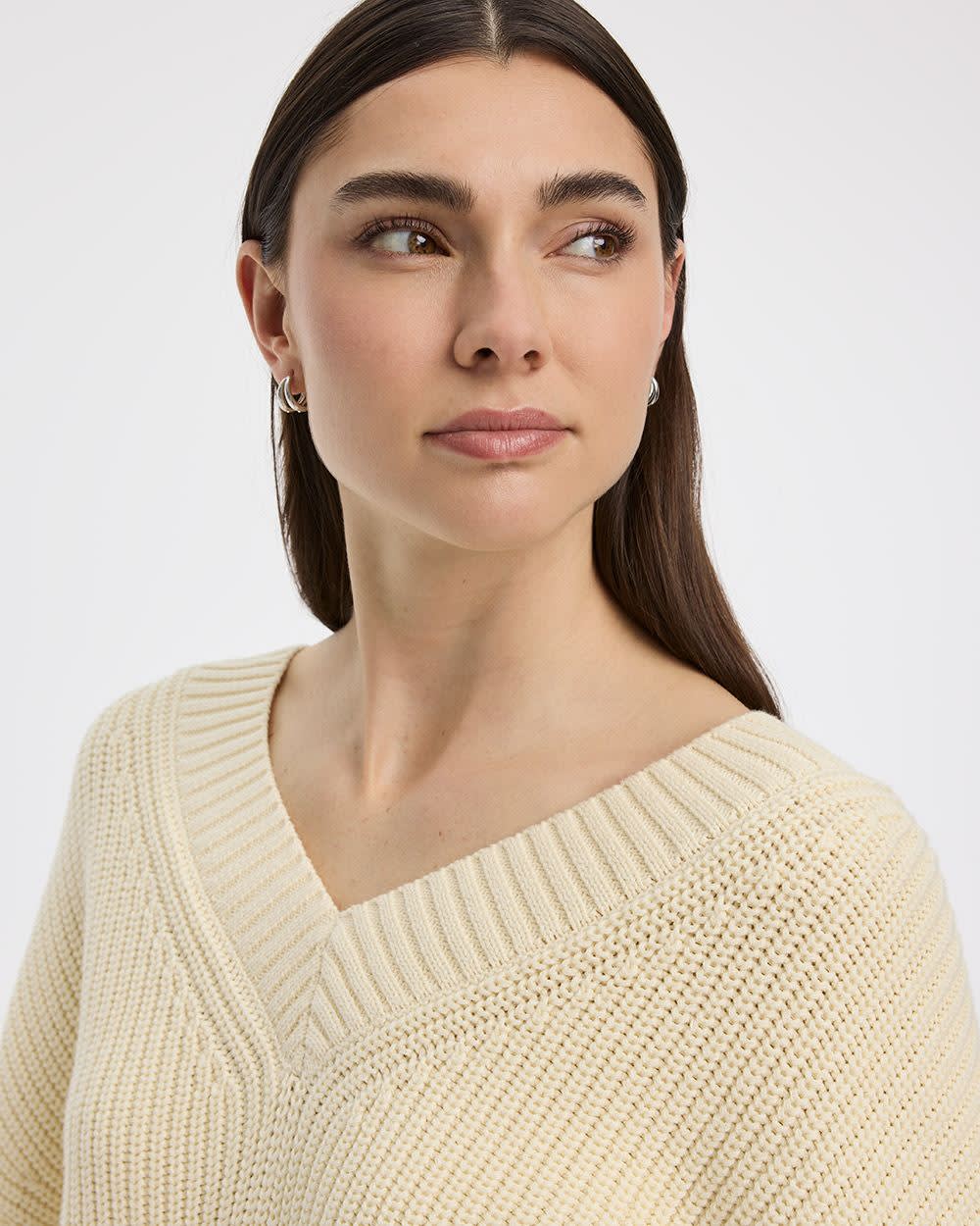 Long-Sleeve V-Neck Loose Sweater - Image 12