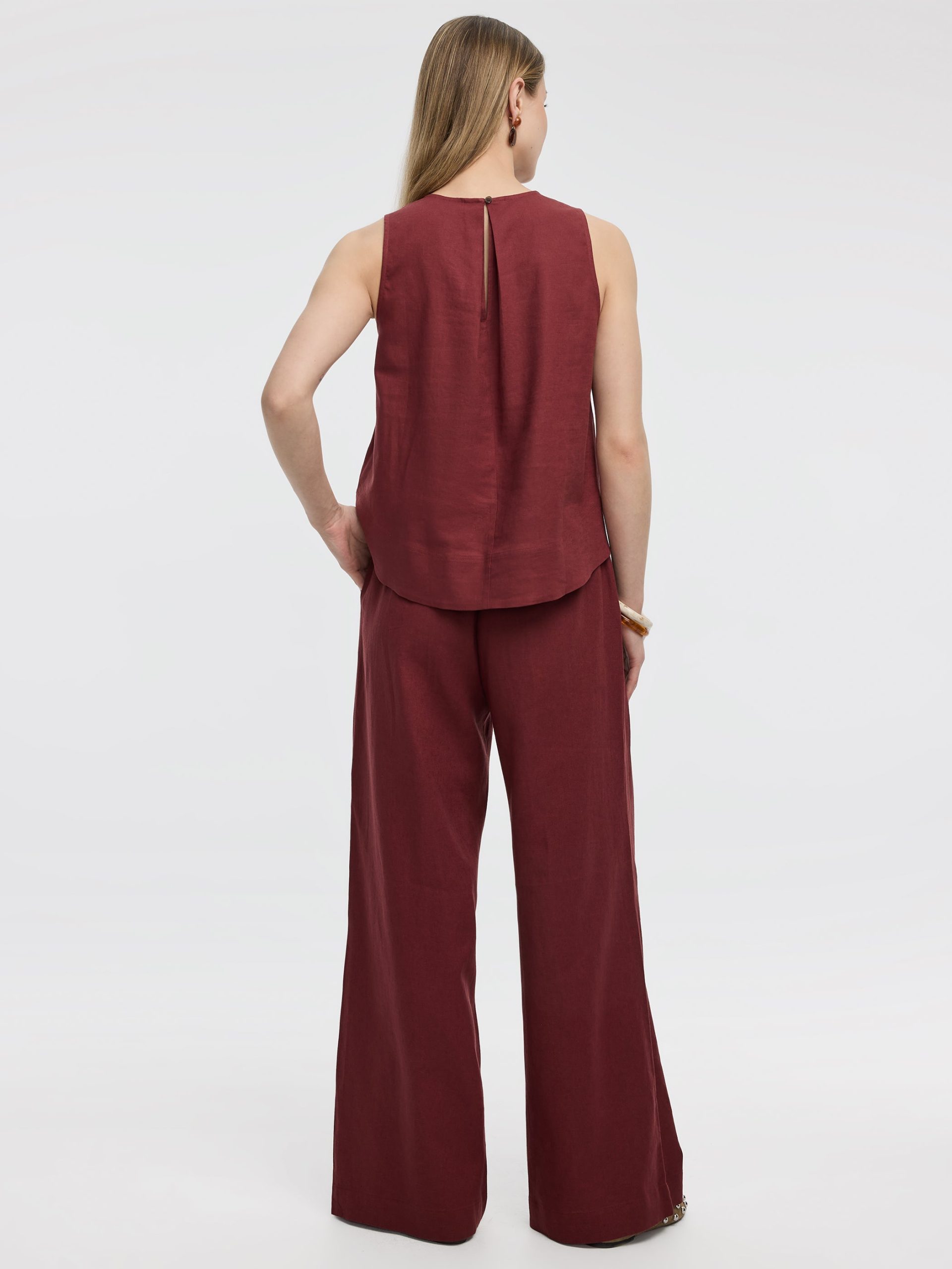 Sleeveless Crew-Neck Blouse - Image 7