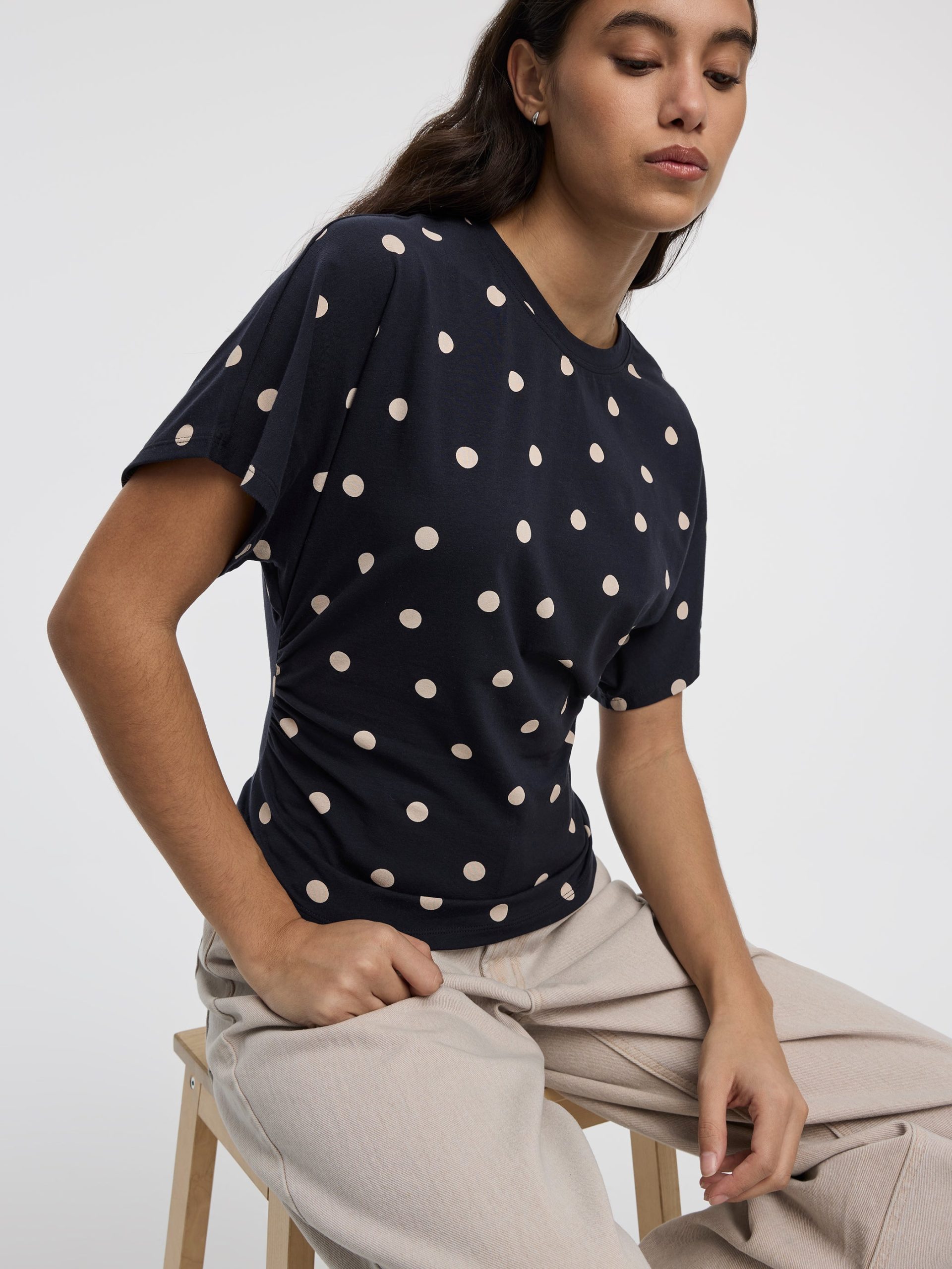 Short-Sleeve Crew-Neck Tee with Shirred Sides - Image 16