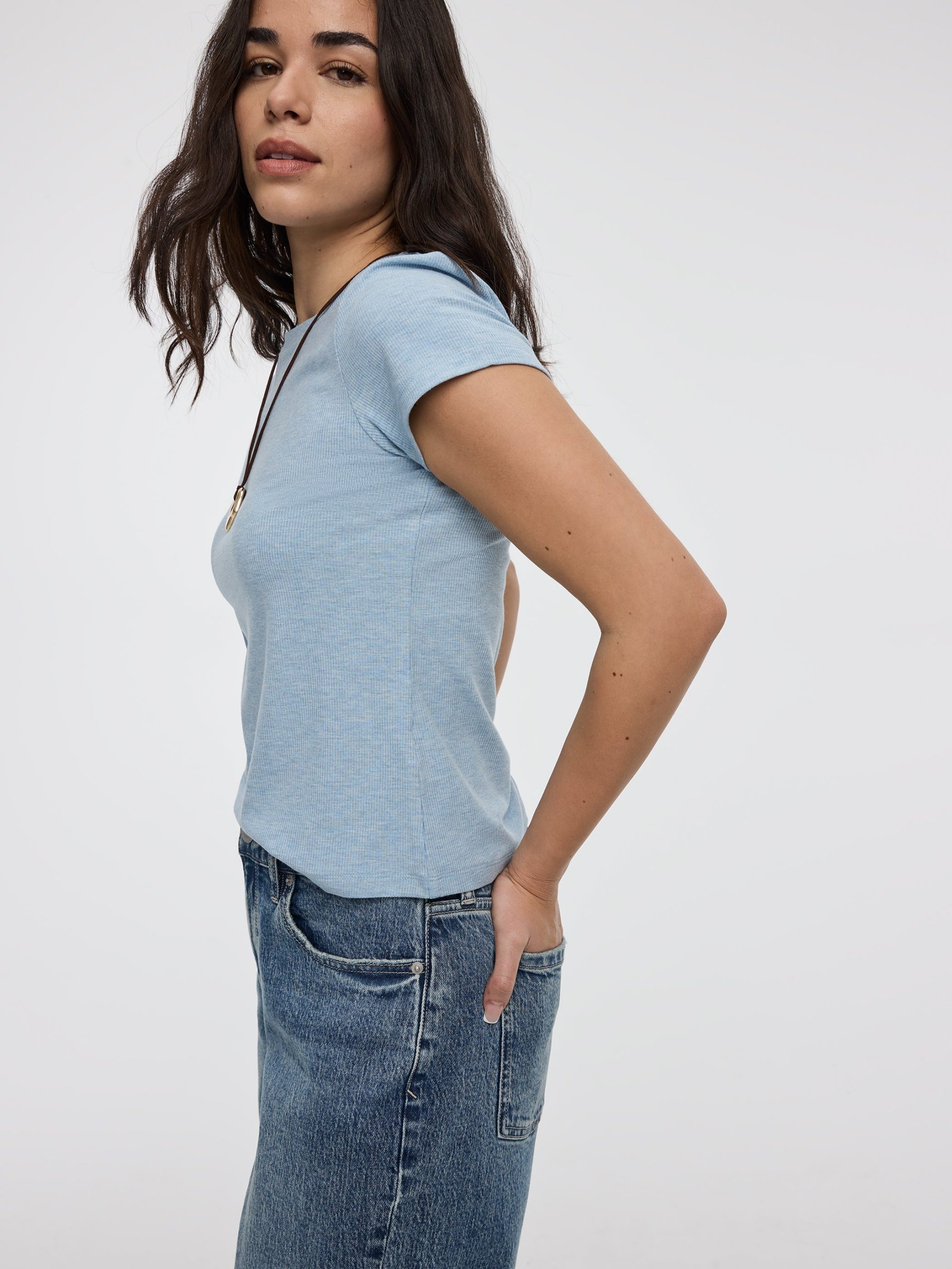Fitted Crew-Neck Ribbed T-Shirt - R Essentials - Image 16