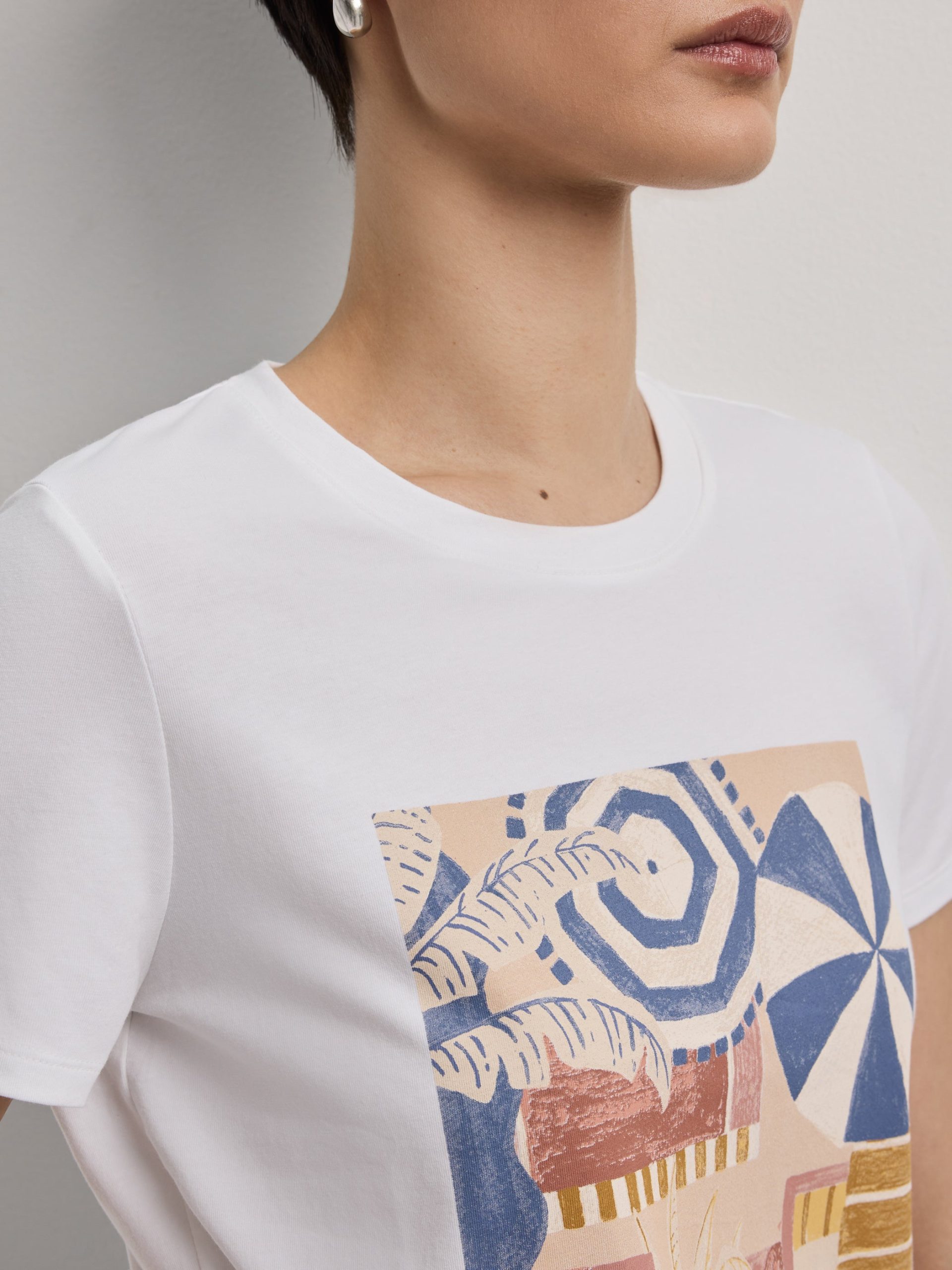 Crew-Neck Tee - R Essentials - Image 34