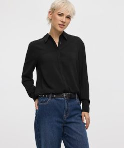 Long-Sleeve Buttoned-Down Blouse