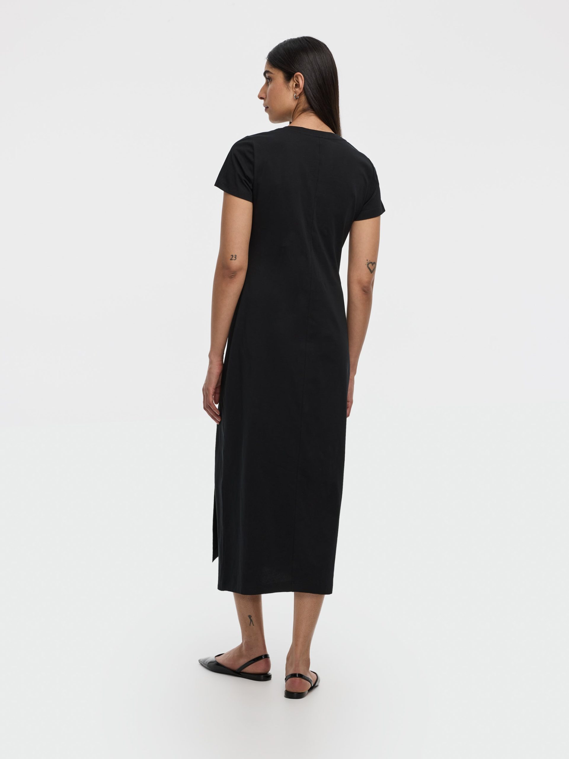 Short-Sleeve Bodycon Midi Dress with Side Shirring - Image 3