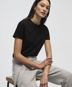 Boyfriend Crew Neck T-Shirt - R Essentials