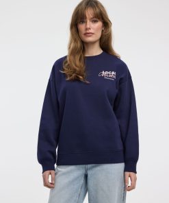 Long-Sleeve Crew-Neck Fleece Sweatshirt