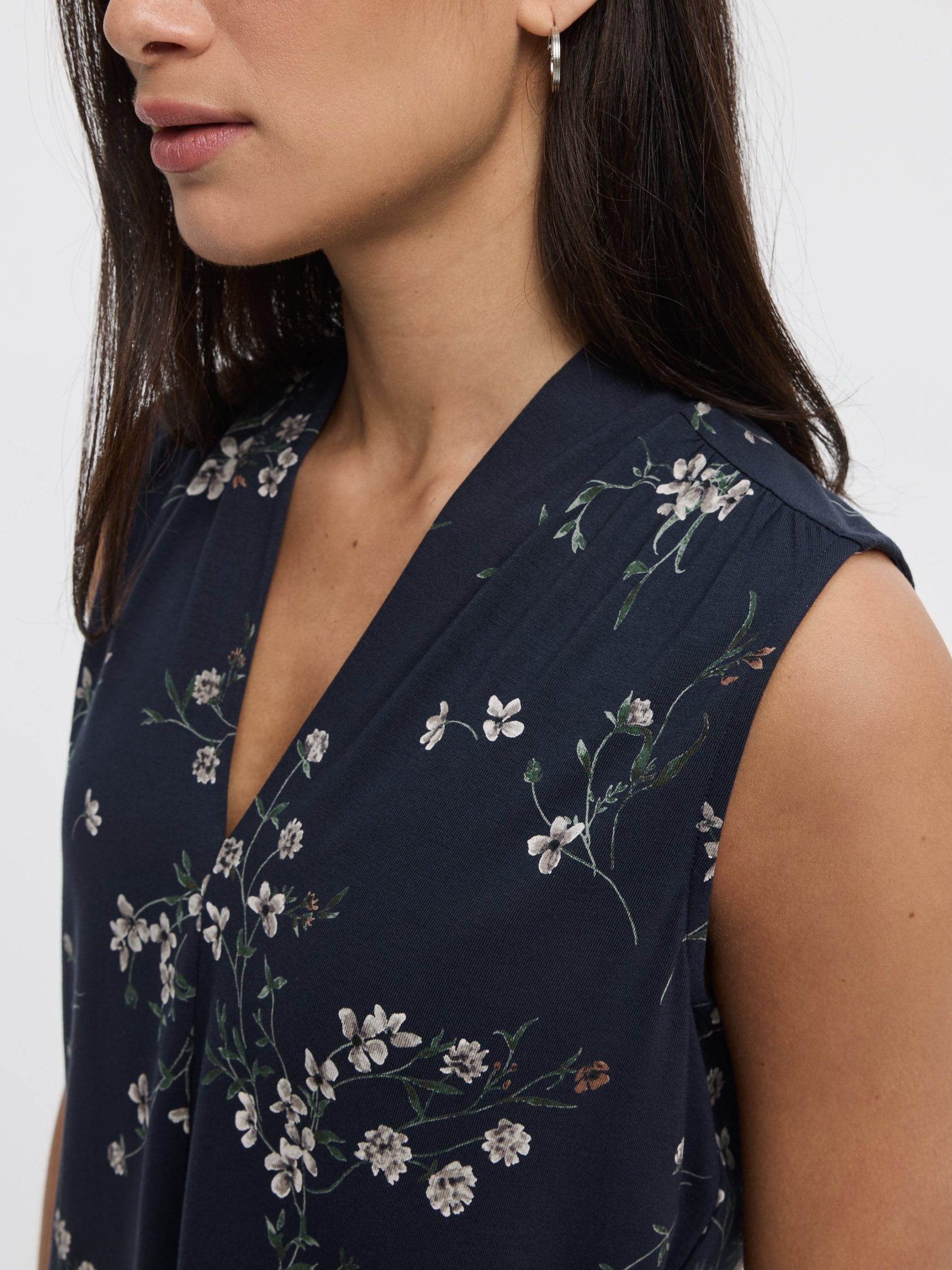 Sleeveless V-Neck Top - Image 26