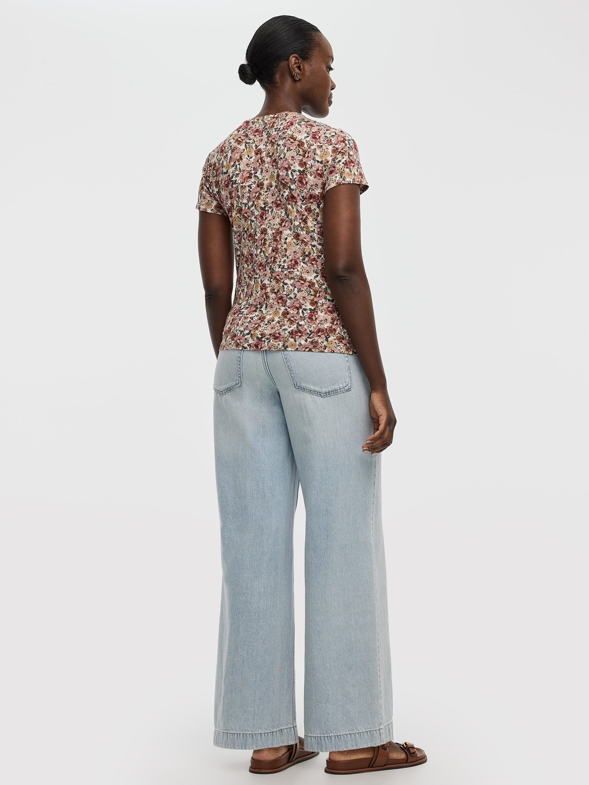 Crew-Neck Tee - R Essentials - Image 11