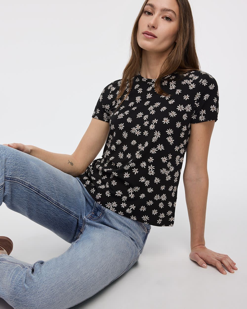 Crew-Neck Tee - R Essentials