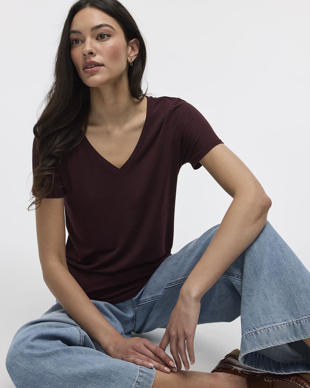 Short-Sleeve V-Neck Tee - R Essentials - Image 21