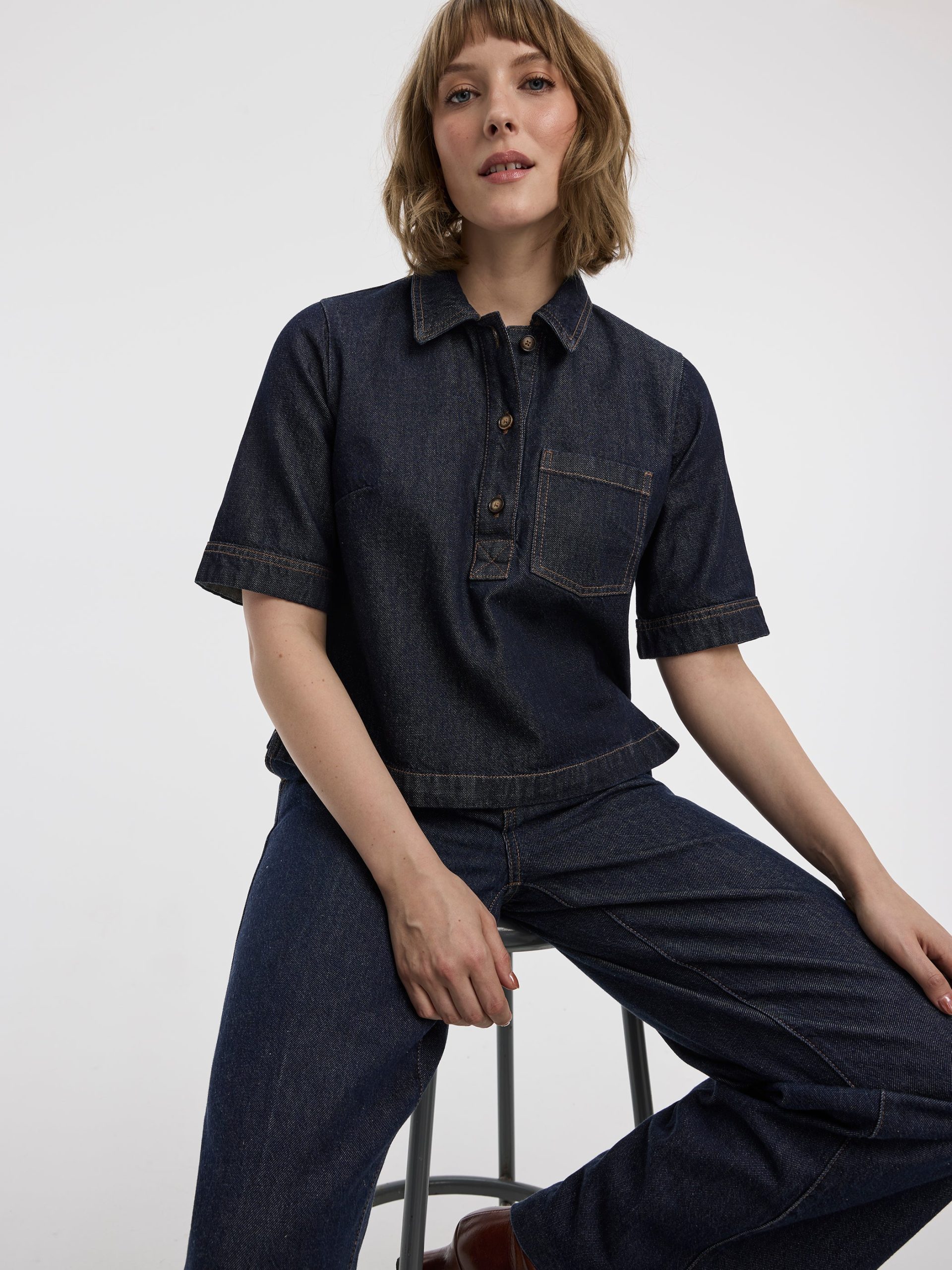 Short-Sleeve Denim Shirt - Image 3