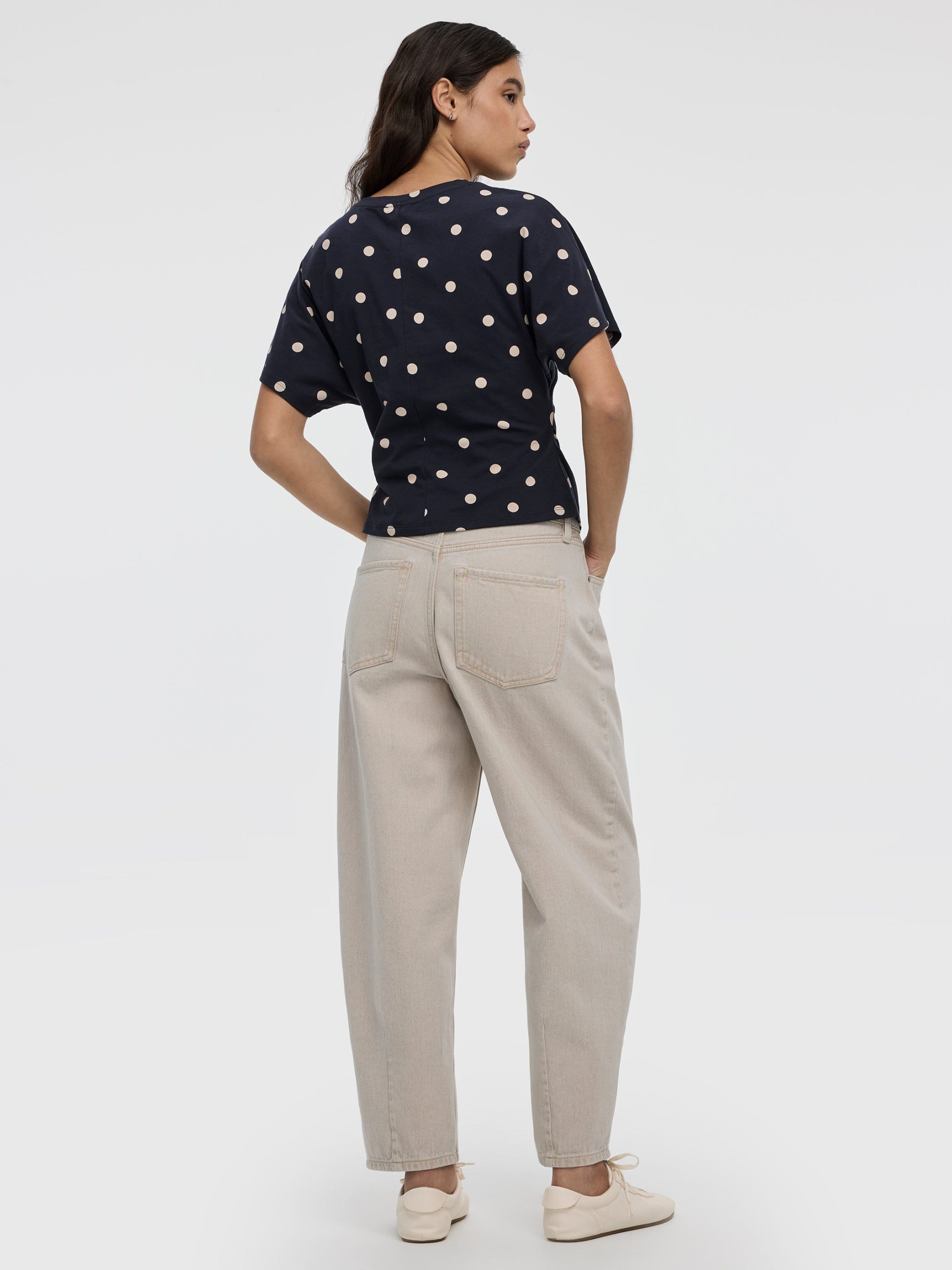 Short-Sleeve Crew-Neck Tee with Shirred Sides - Image 15