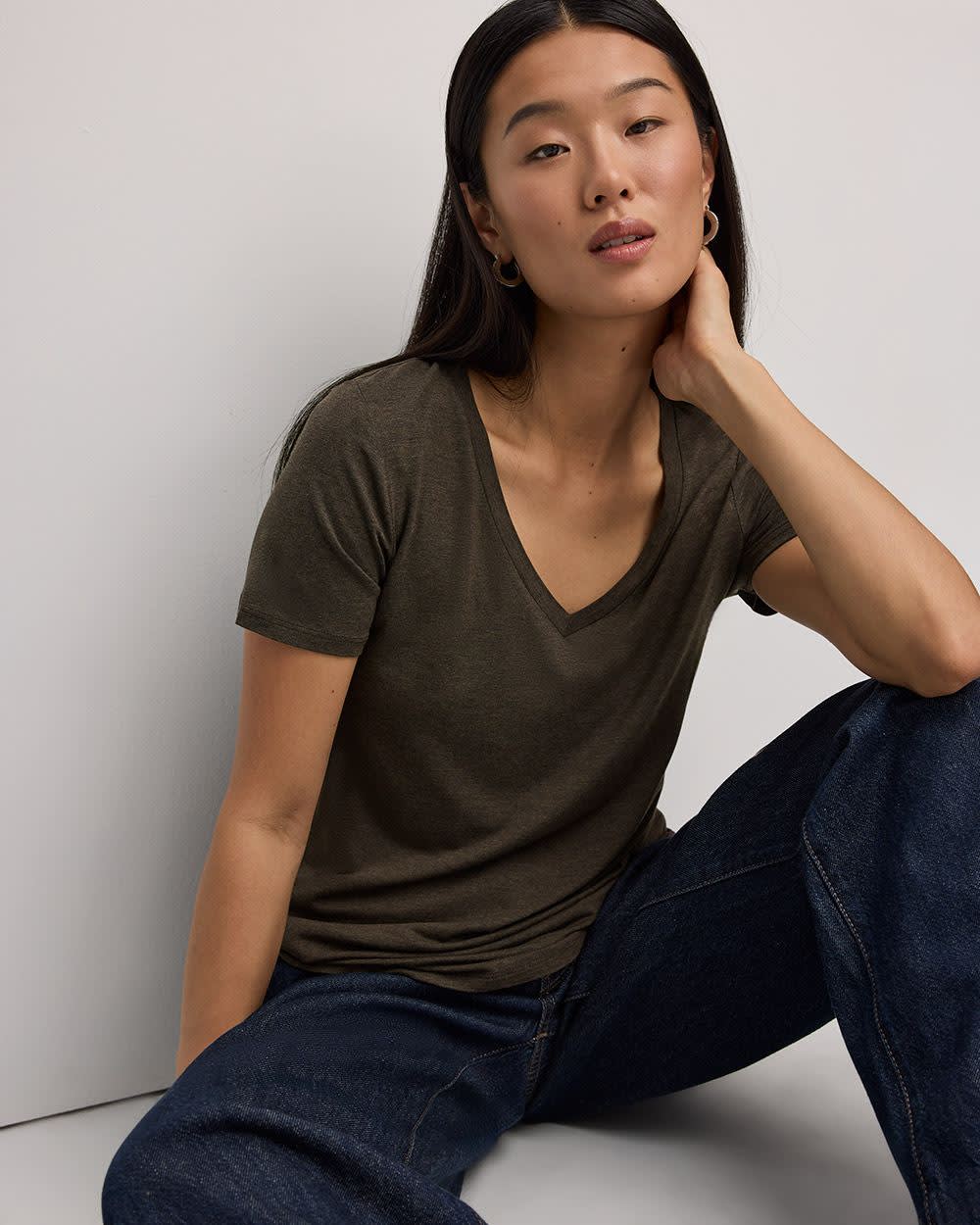 V-Neck Tee - R Essentials - Image 11