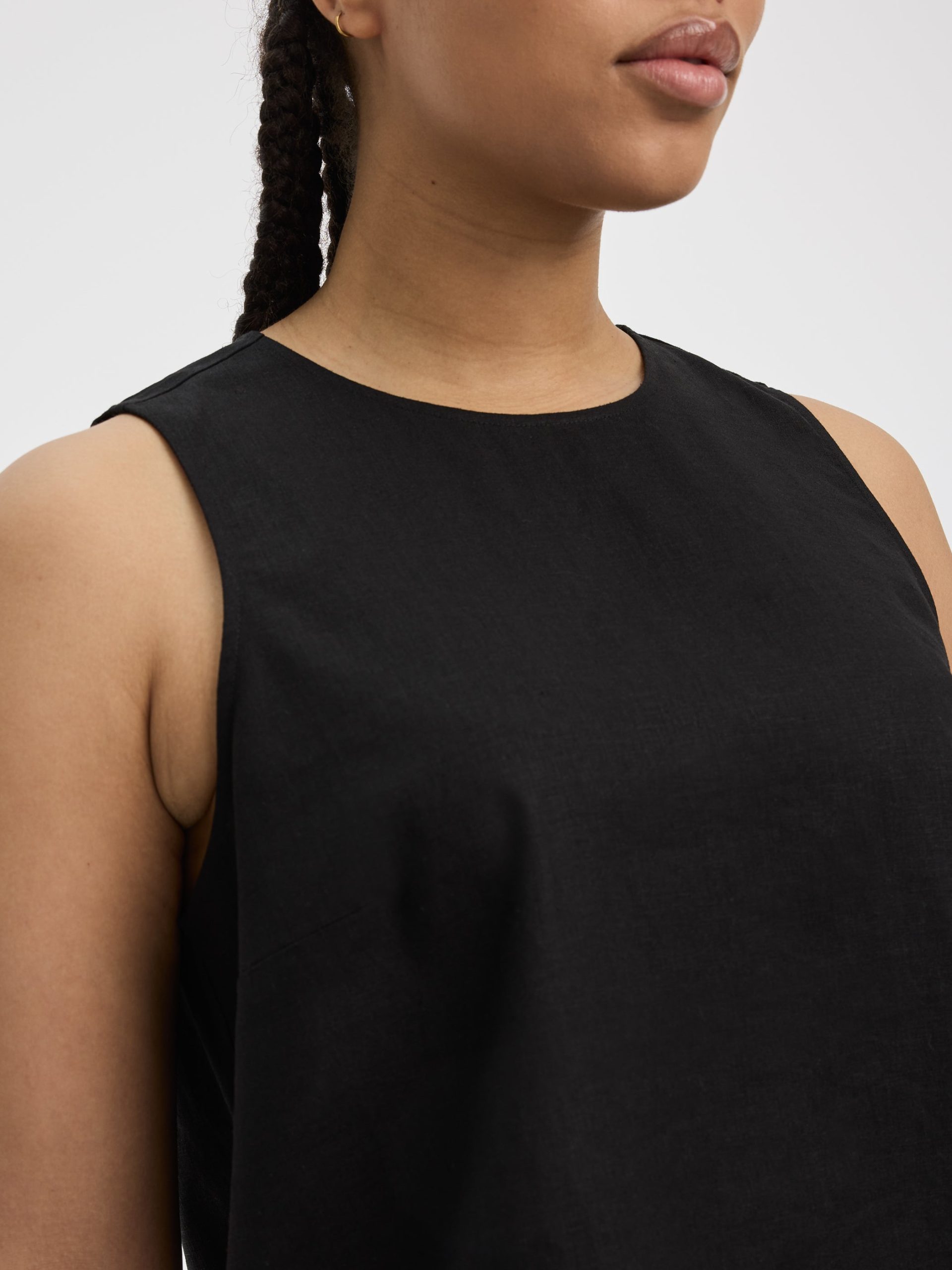 Sleeveless Crew-Neck Blouse - Image 4