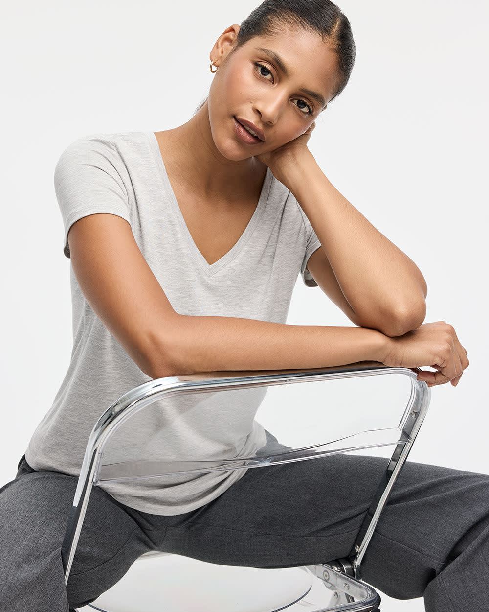 Short-Sleeve V-Neck Tee - R Essentials - Image 19