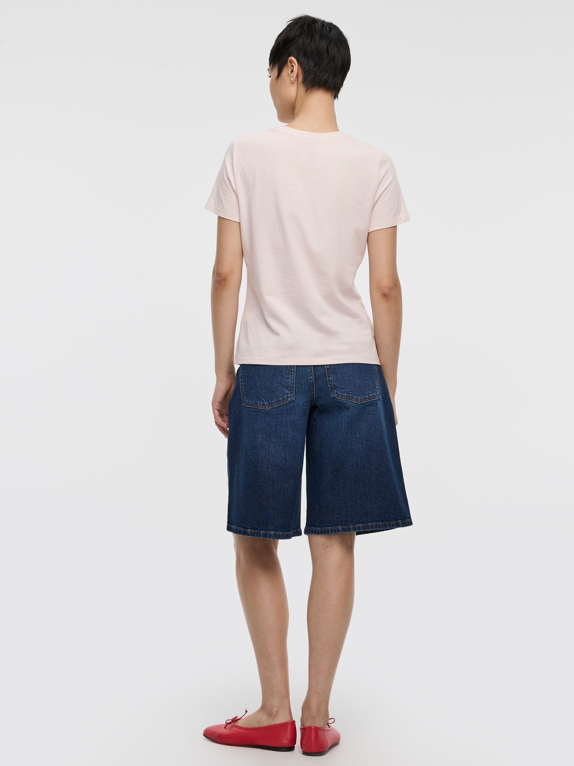 Crew-Neck Tee - R Essentials - Image 31