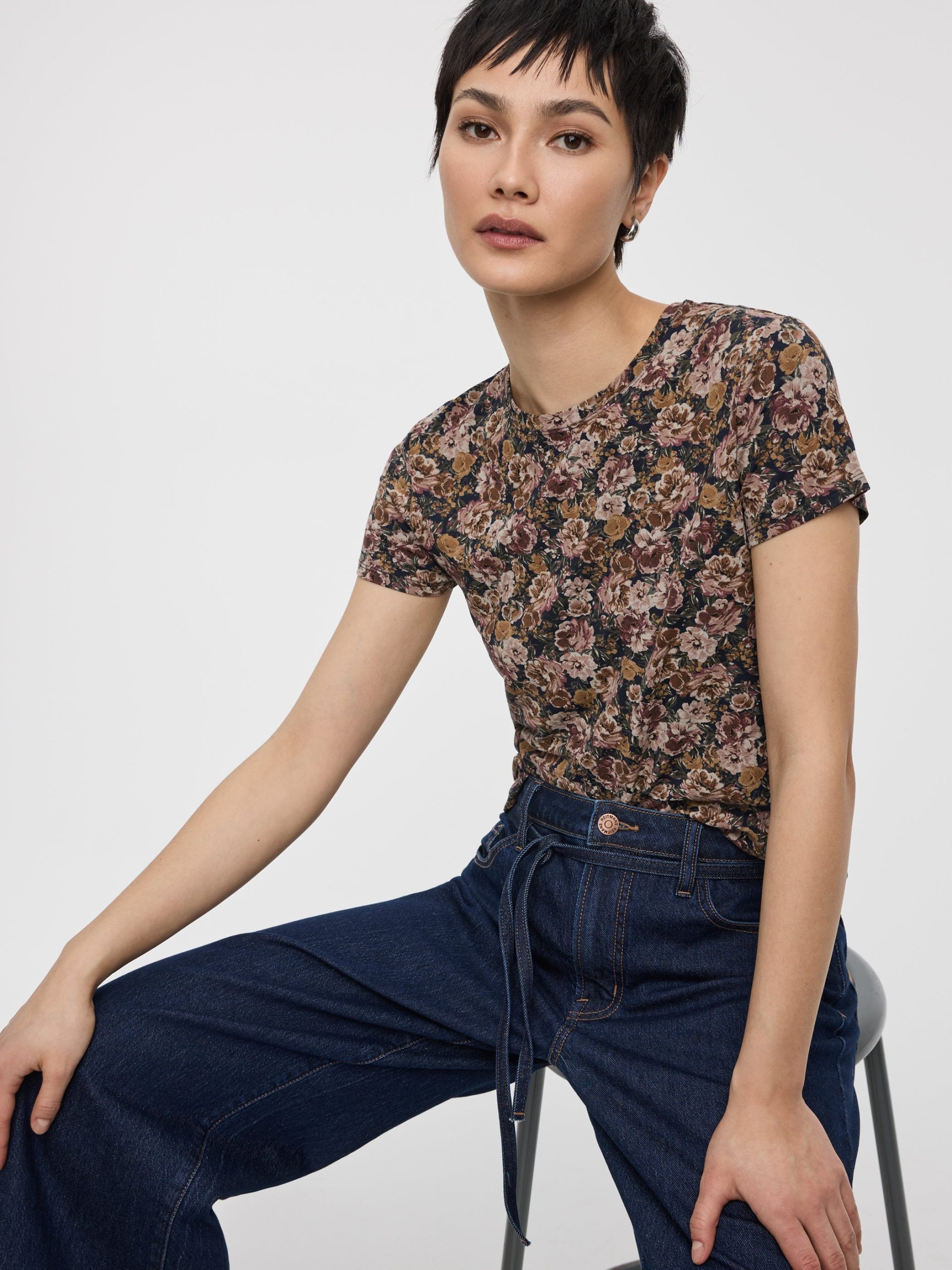 Crew-Neck Tee - R Essentials - Image 24