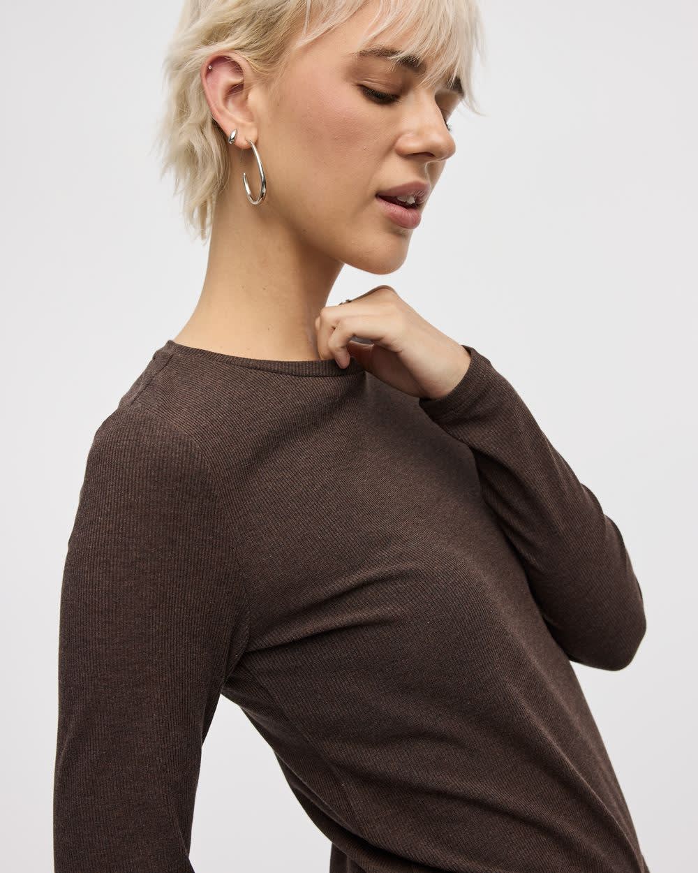 Long-Sleeve Crew-Neck Ribbed Tee - R Essentials - Image 12