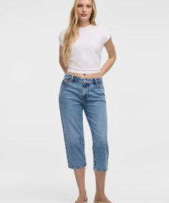 Straight-Leg Mid-Rise Capri Jean