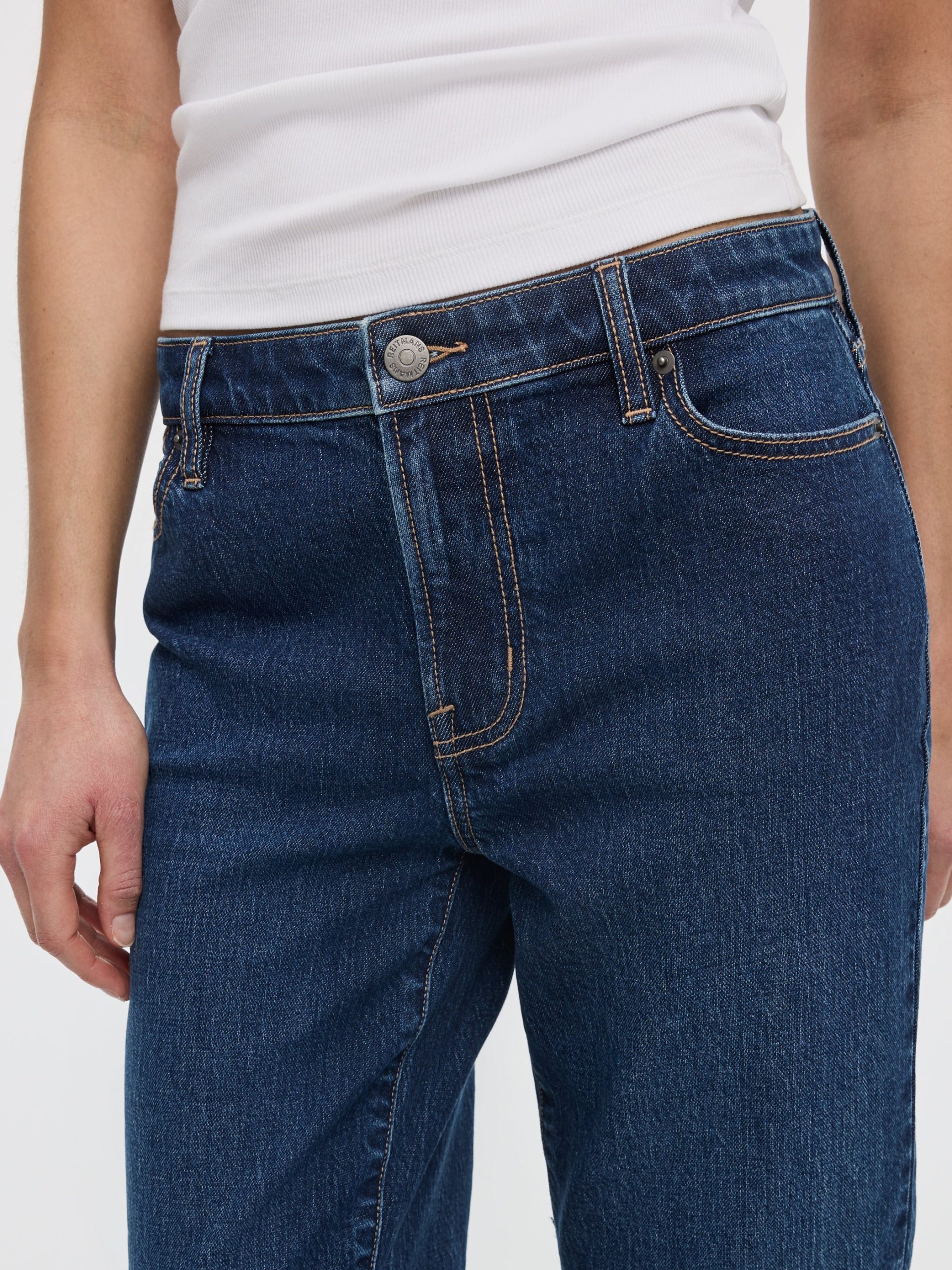 Straight-Leg Mid-Rise Capri Jean - Image 10