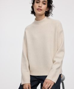 Long-Sleeve Mock-Neck Loose Pullover