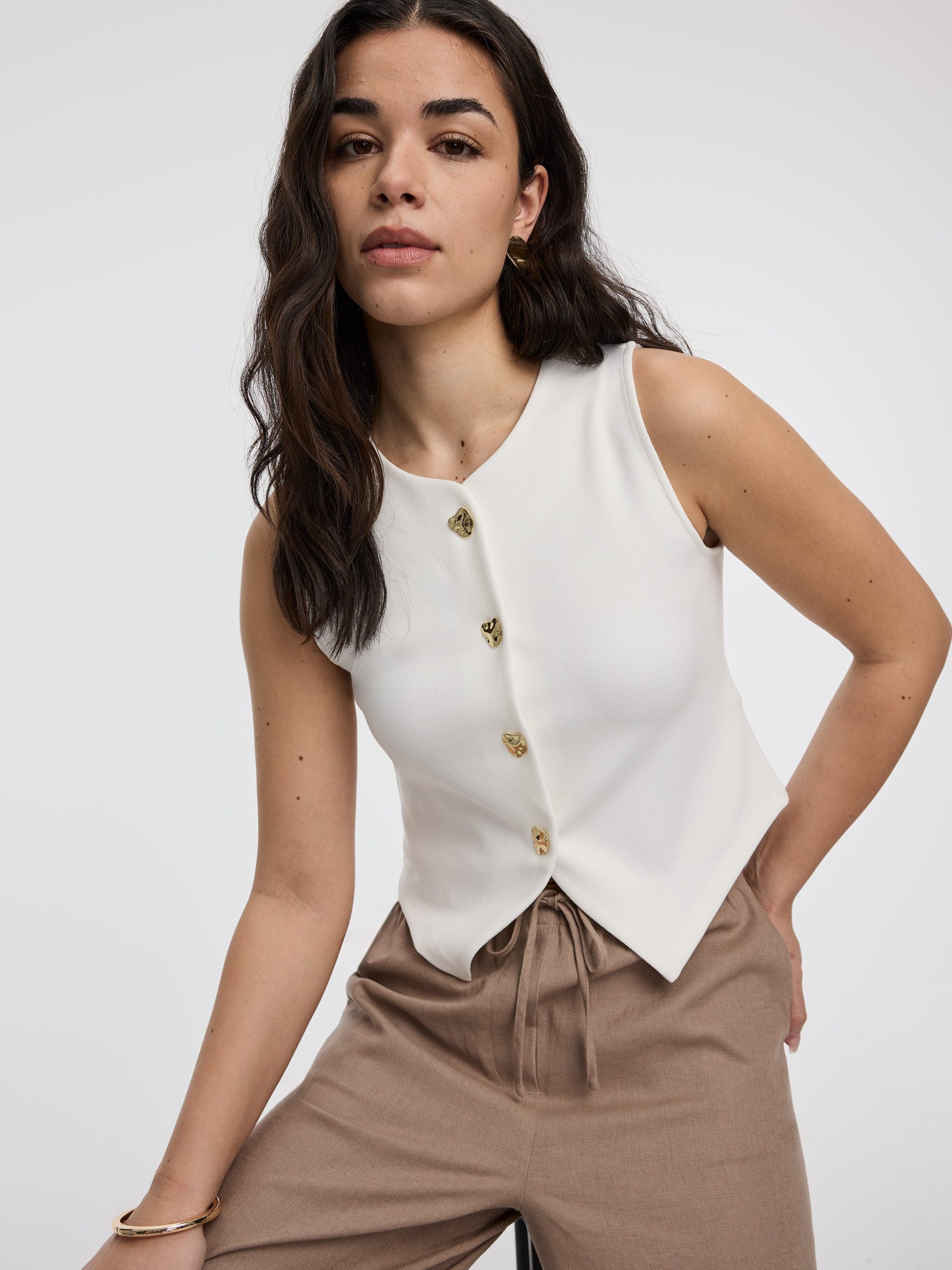 Sleeveless Crew-Neck Vest - Image 8