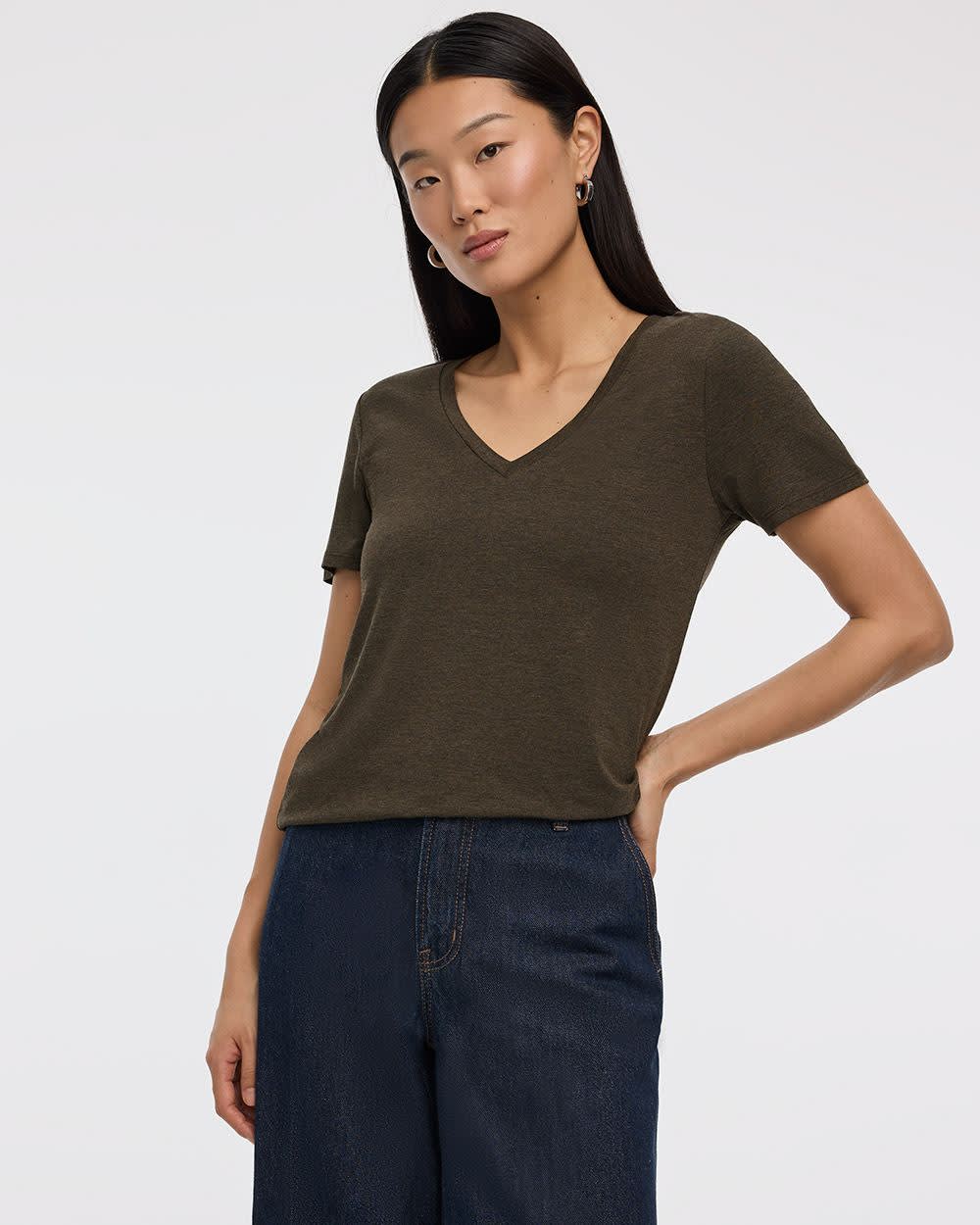 V-Neck Tee - R Essentials - Image 9