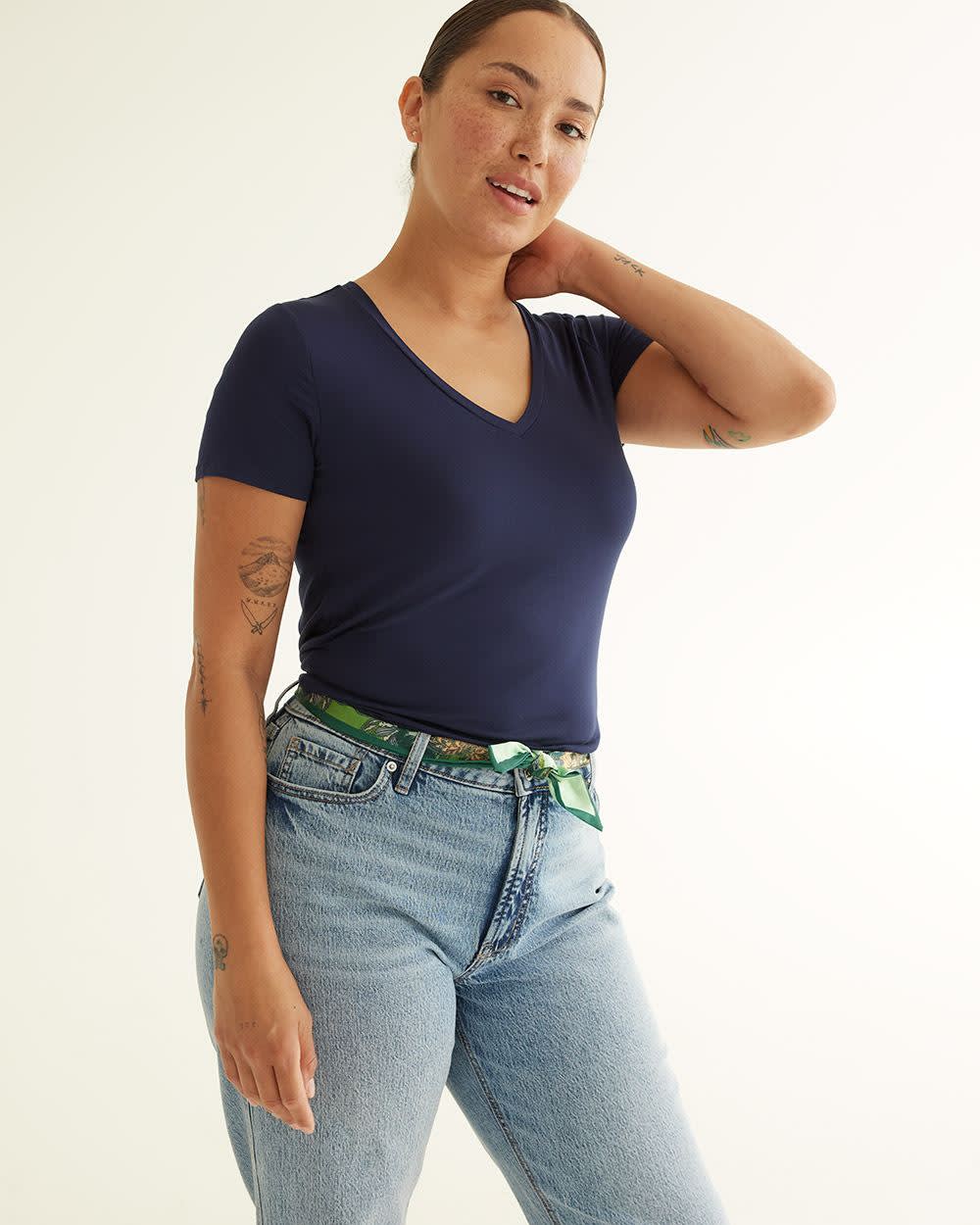 V-Neck T-Shirt - R Essentials - Image 3