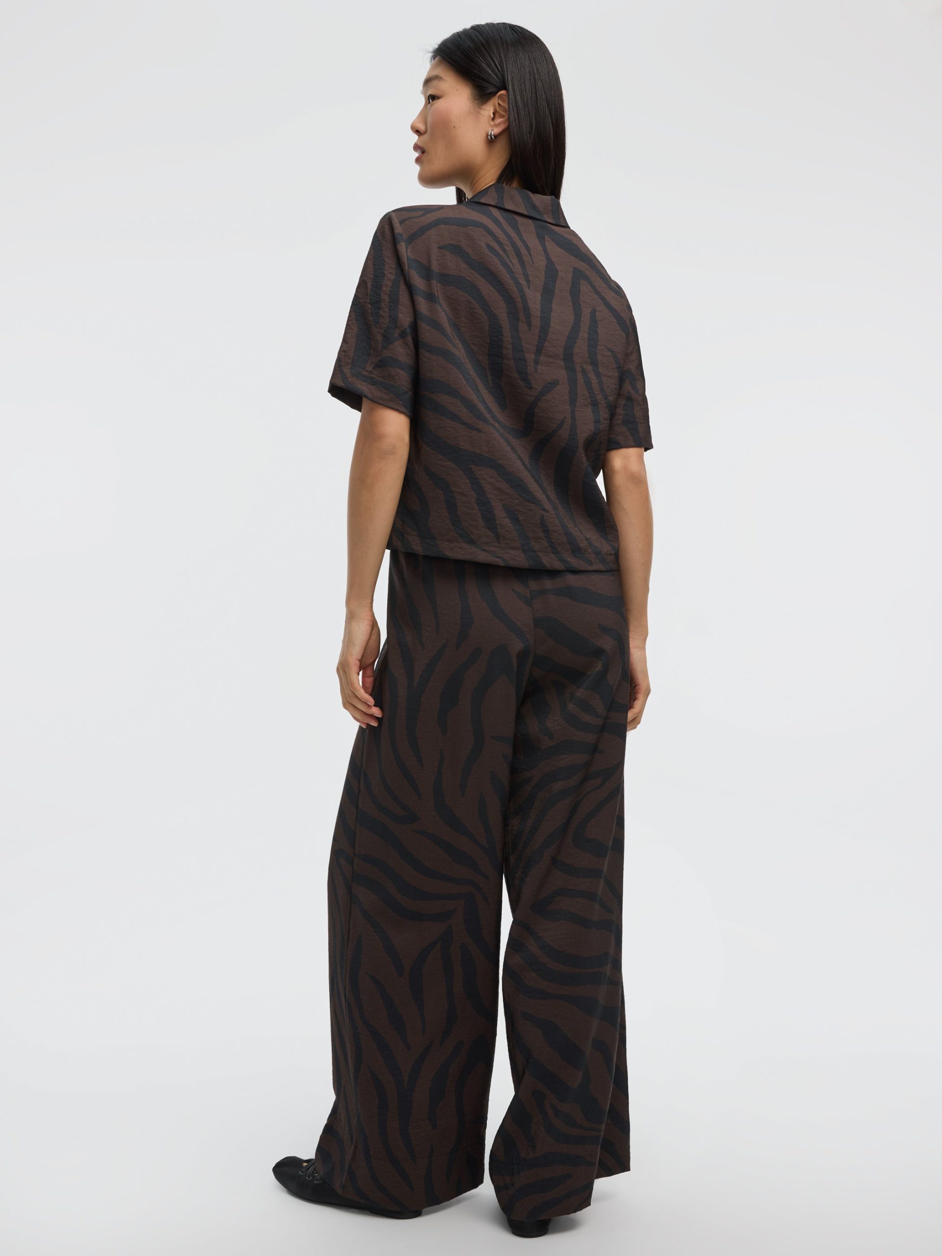 Short-Sleeve Blouse with Shirt Collar - Image 2