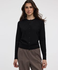 Crew-Neck Cardigan - R Essentials