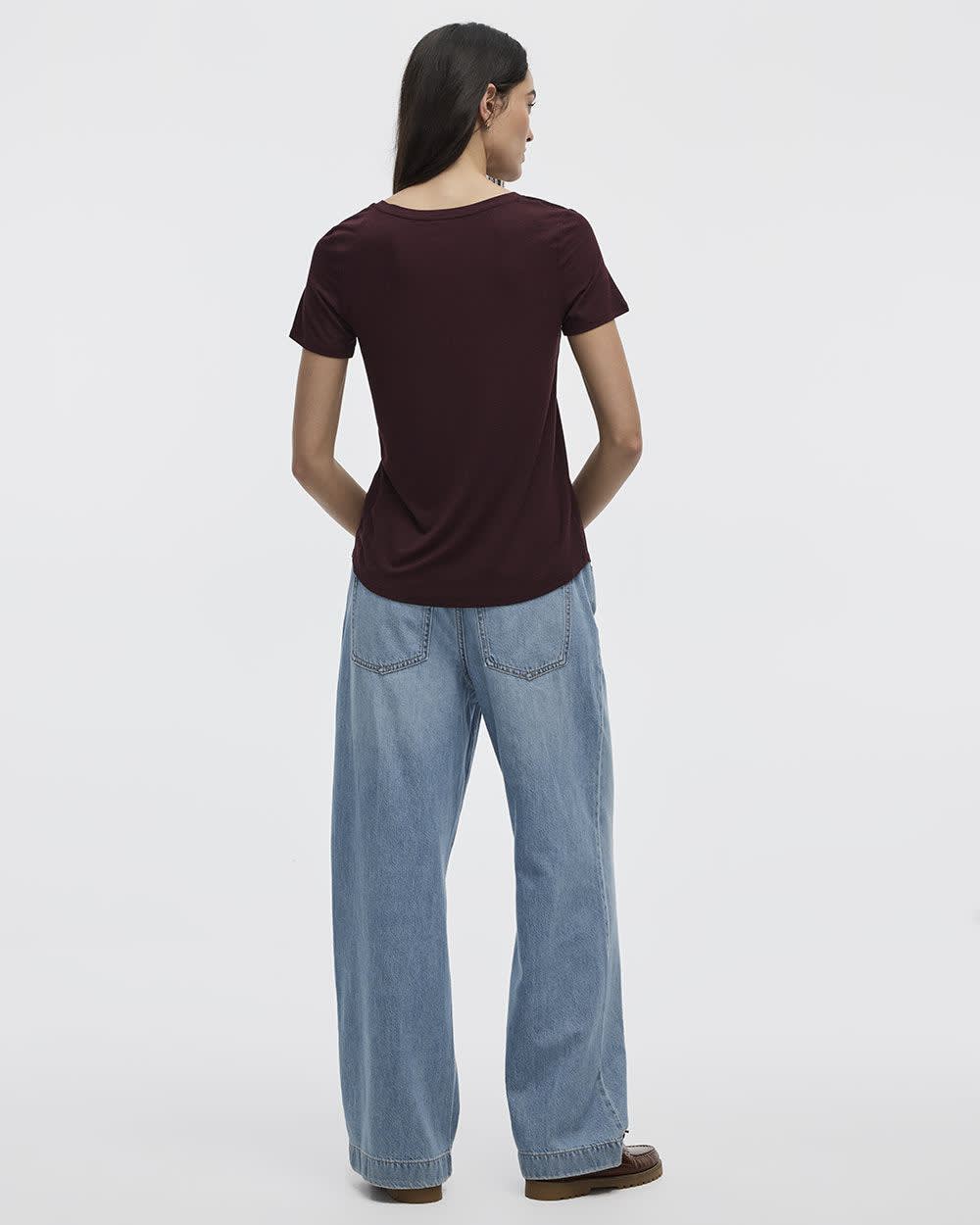Short-Sleeve V-Neck Tee - R Essentials - Image 22