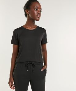 Short-Sleeve Crew-Neck Tee. Dry Lux Hyba Essentials