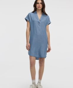 Extended-Sleeve Shift Dress with V Neckline