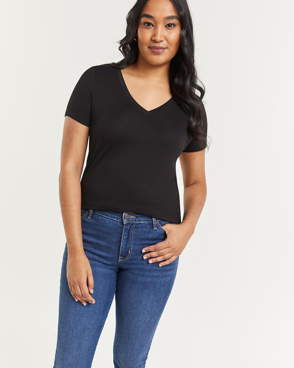 V-Neck T-Shirt - R Essentials - Image 6