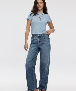 Mid-Rise Baggy Jean