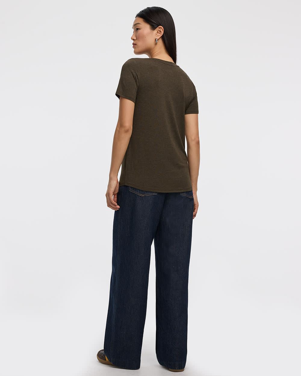 V-Neck Tee - R Essentials - Image 10