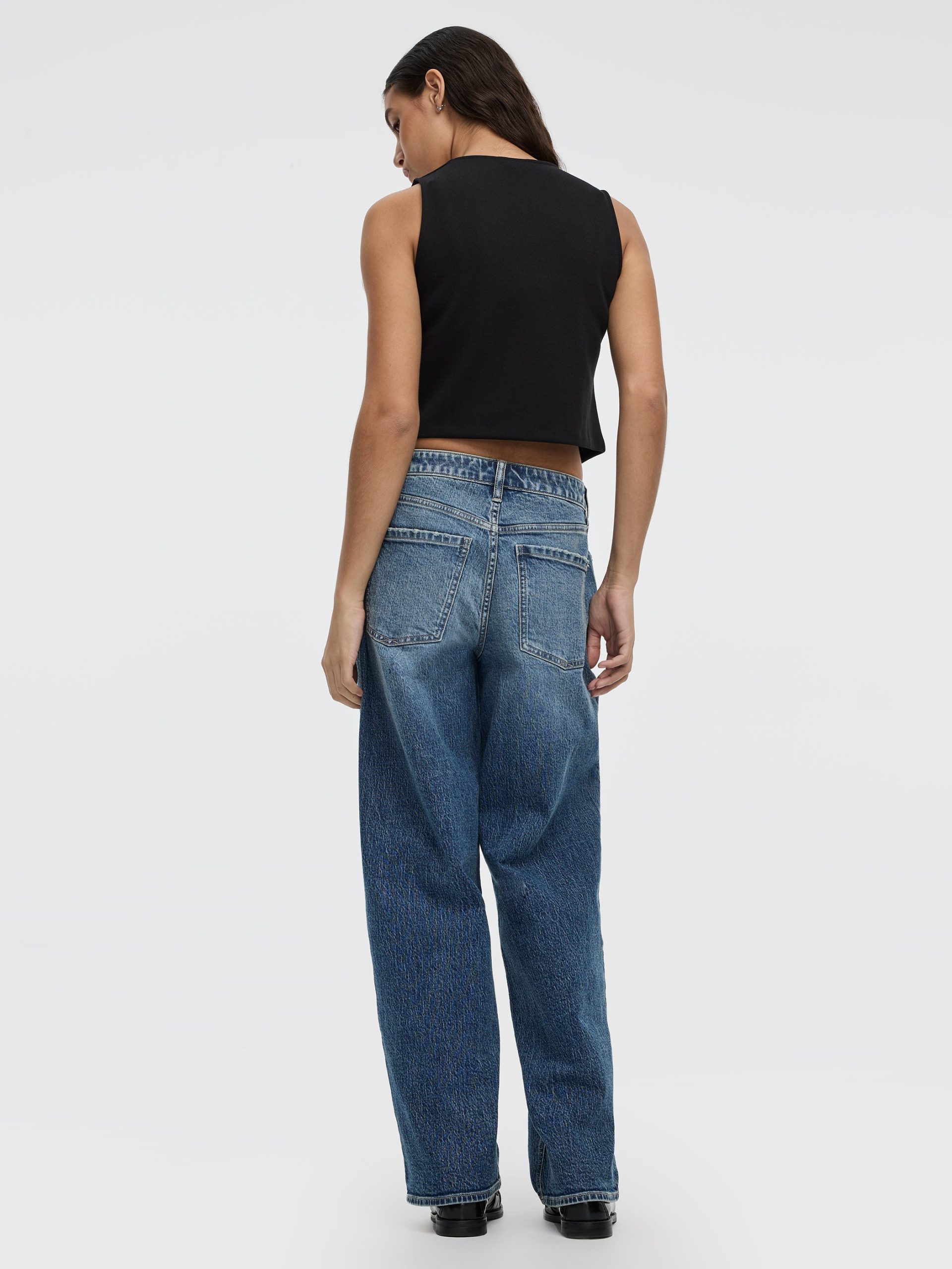 Sleeveless Crew-Neck Vest - Image 3