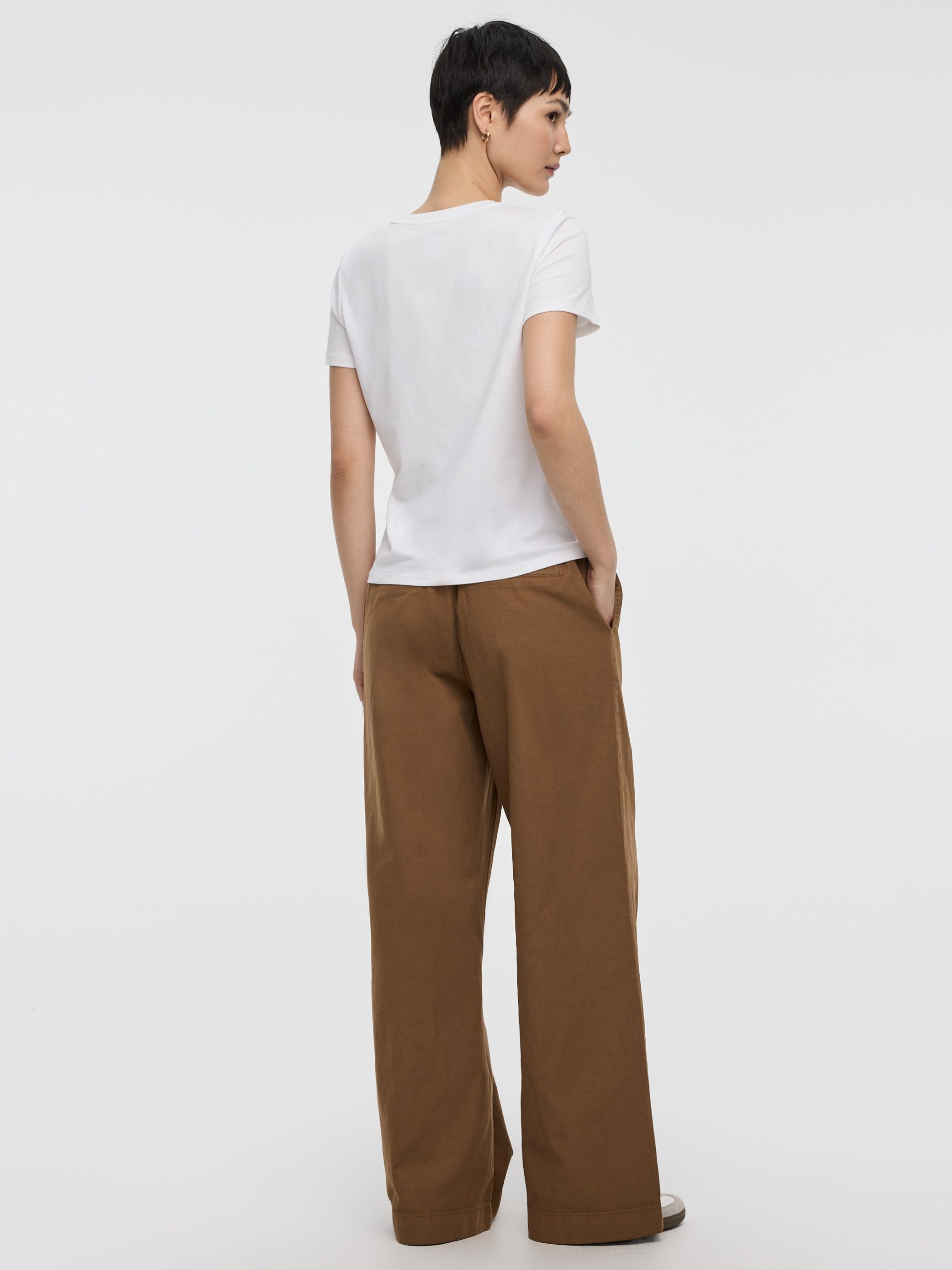 Crew-Neck Tee - R Essentials - Image 19