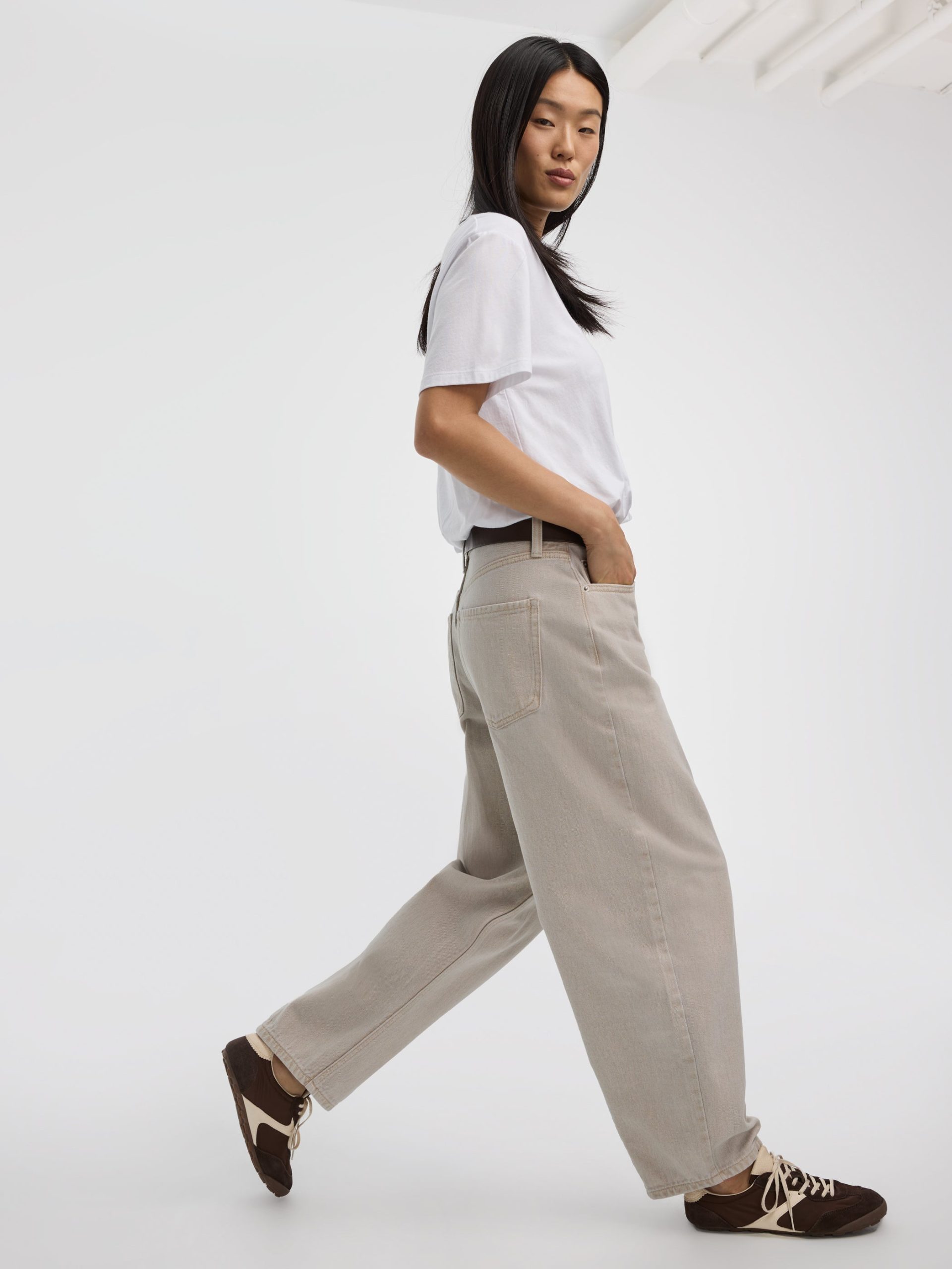 High-Rise Barrel Jeans - Image 4
