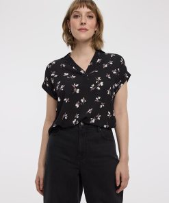 Extended-Sleeve V-Neck Flowy Blouse - R Essentials