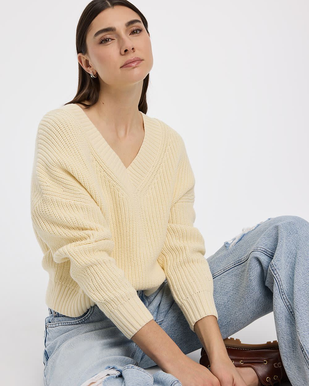 Long-Sleeve V-Neck Loose Sweater - Image 11