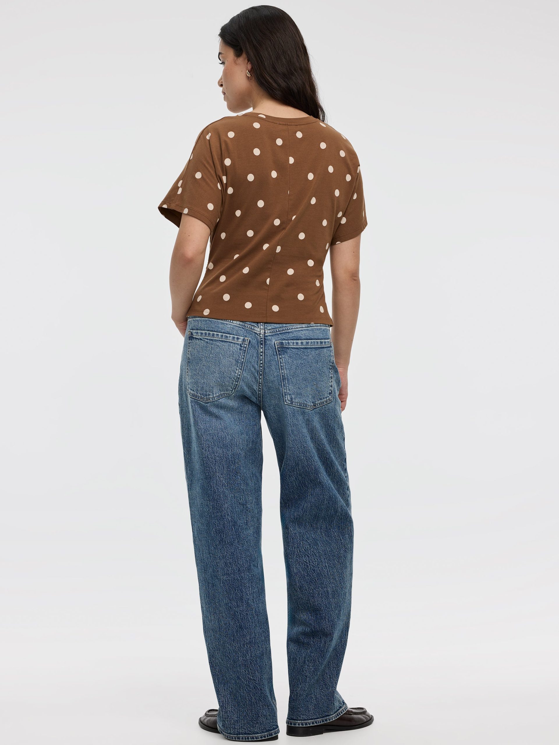 Short-Sleeve Crew-Neck Tee with Shirred Sides - Image 11