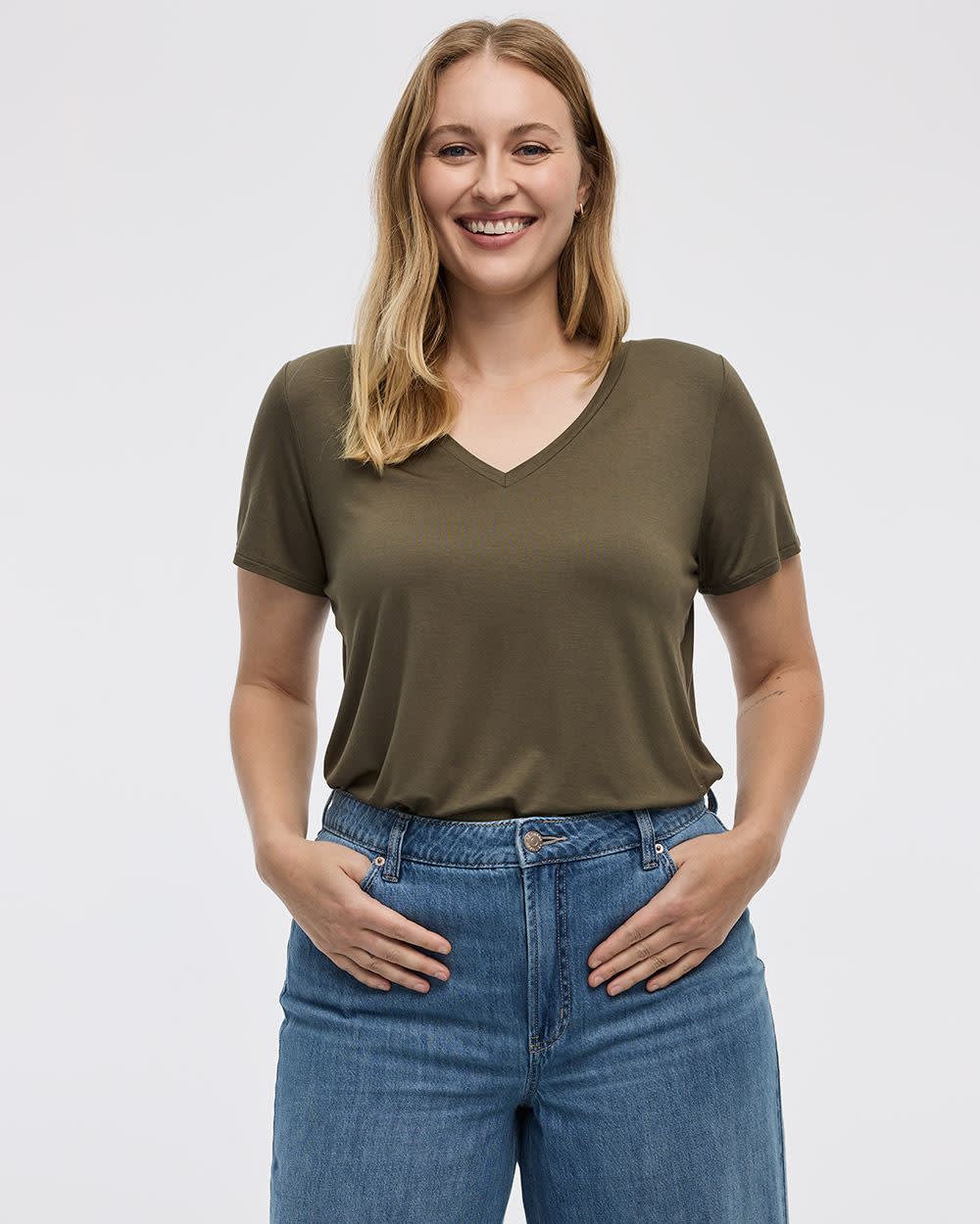 Short-Sleeve V-Neck Tee - R Essentials - Image 5