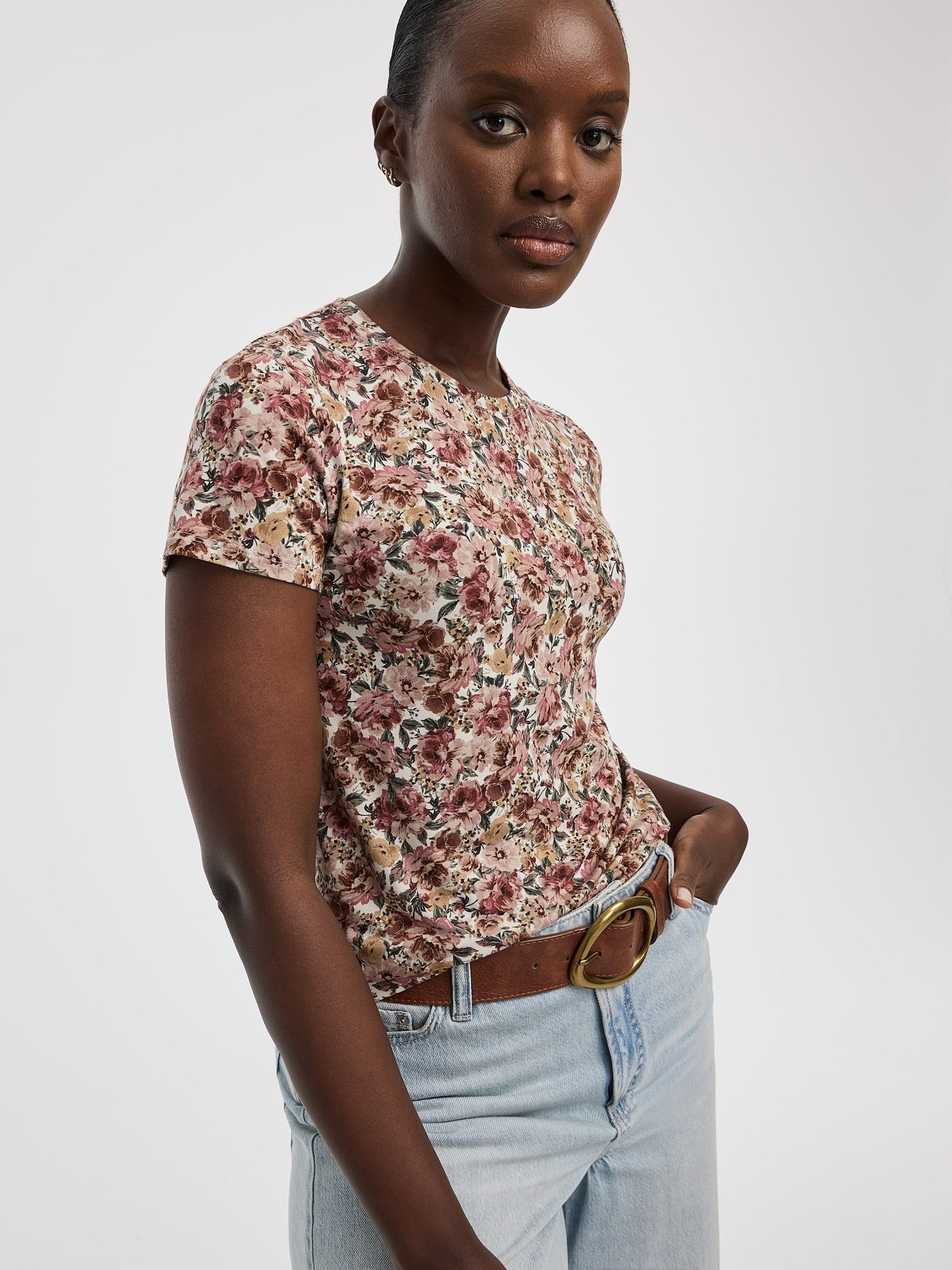Crew-Neck Tee - R Essentials - Image 12