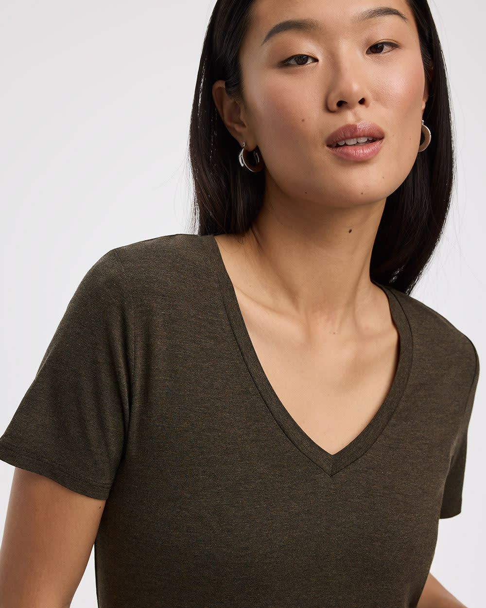 V-Neck Tee - R Essentials - Image 12
